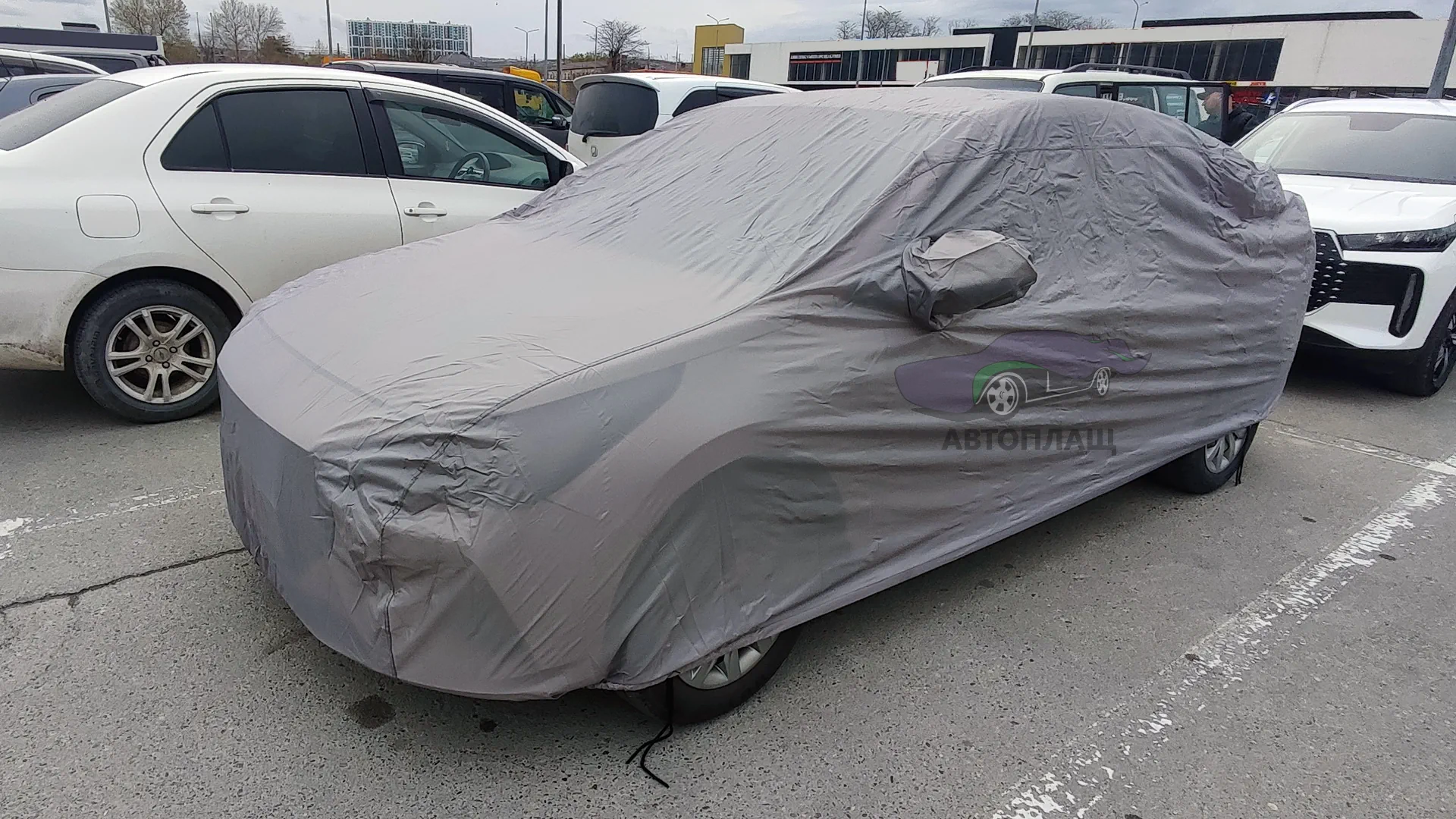 Модельный чехол для авто Чехол для авто Hyundai Solaris '2020–22 вид сбоку под углом