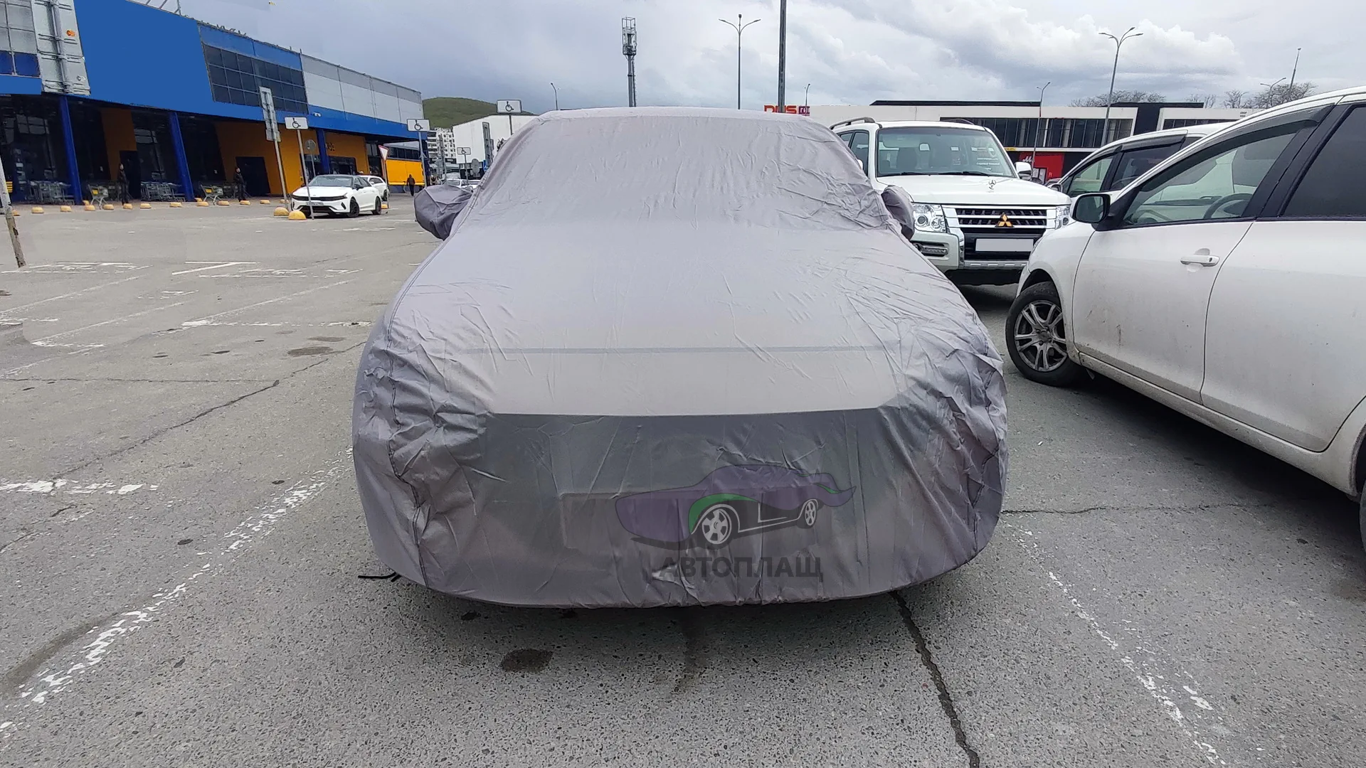 Модельный чехол для автомобиля Hyundai Solaris '2020–22 вид спереди