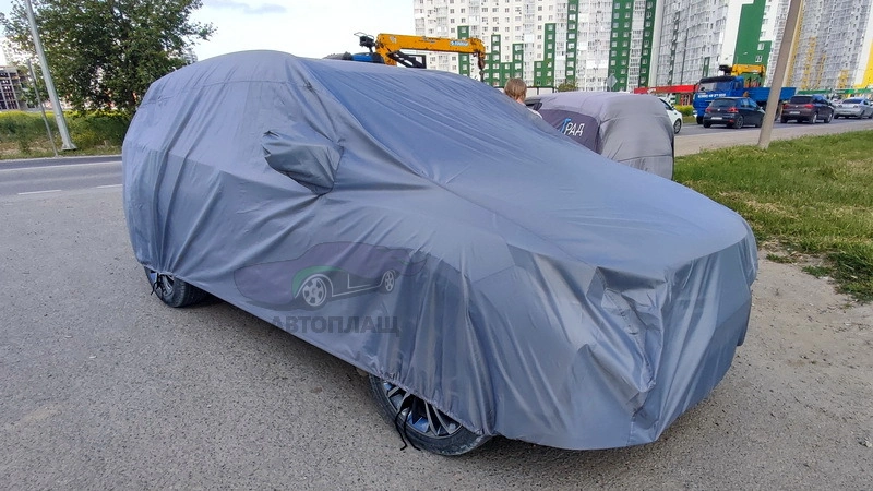 Модельный чехол для кроссовера Geely Coolray вид сбоку под углом