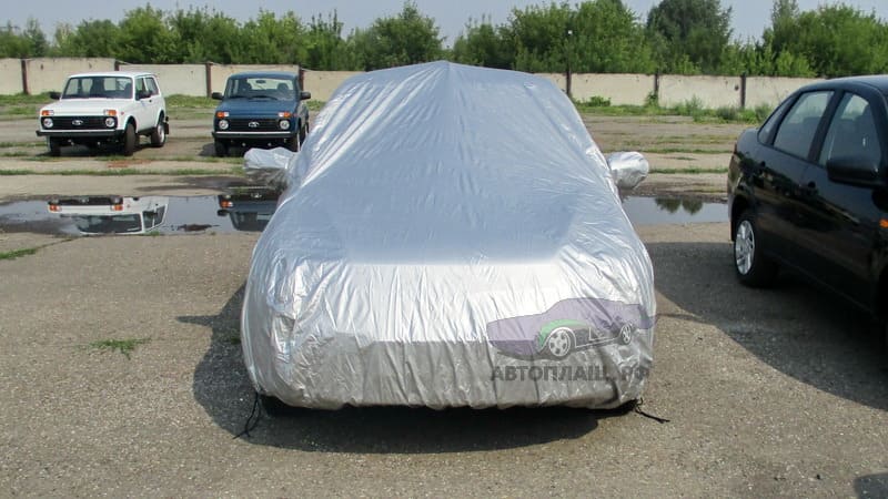 Модельный чехол для лифтбека Lada Granta вид спереди