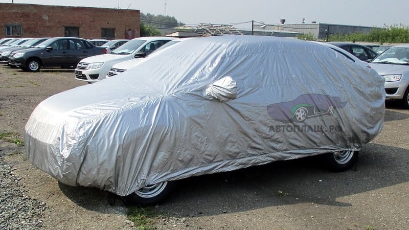 Модельный чехол для седана Lada Granta вид сбоку